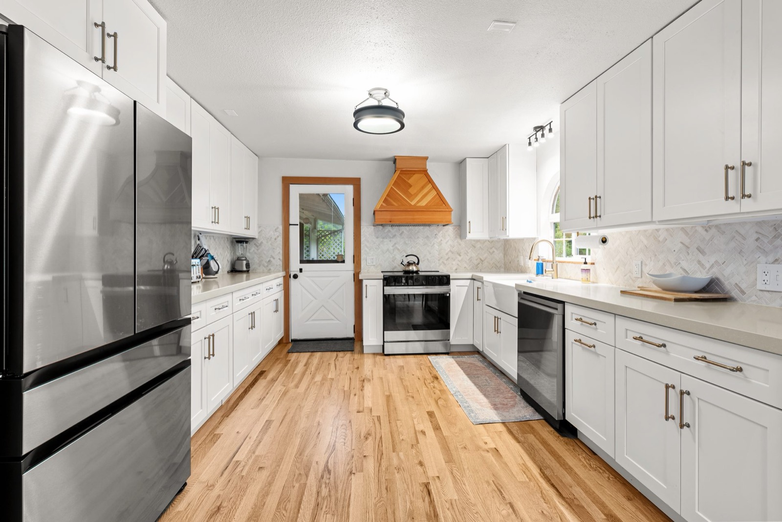 Real estate photography Portland — kitchen